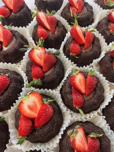 *Limited Edition* Strawberry Chocolate Cake