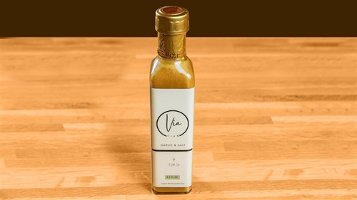 Via life dressing: Garlic & salt