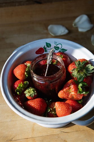 Strawberry, Rose & Black Pepper Compote